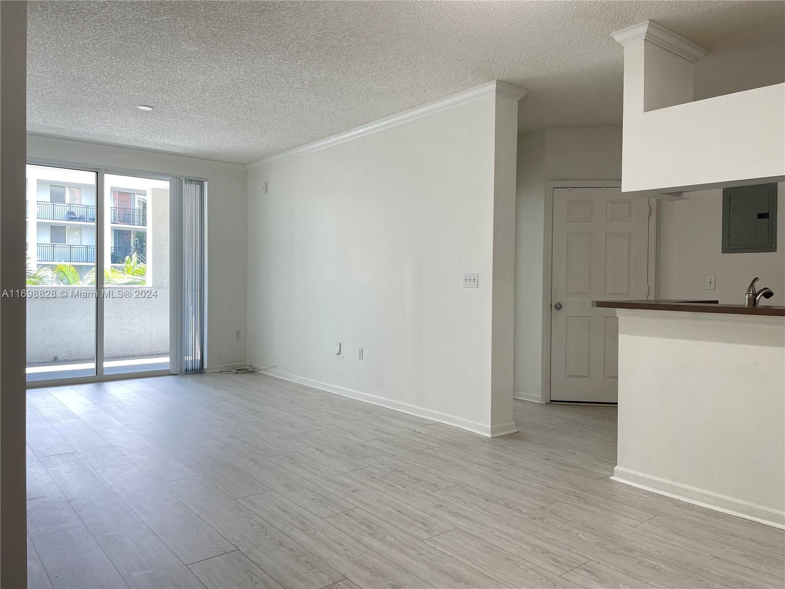 PORTO BELLAGIO CONDO - Residential