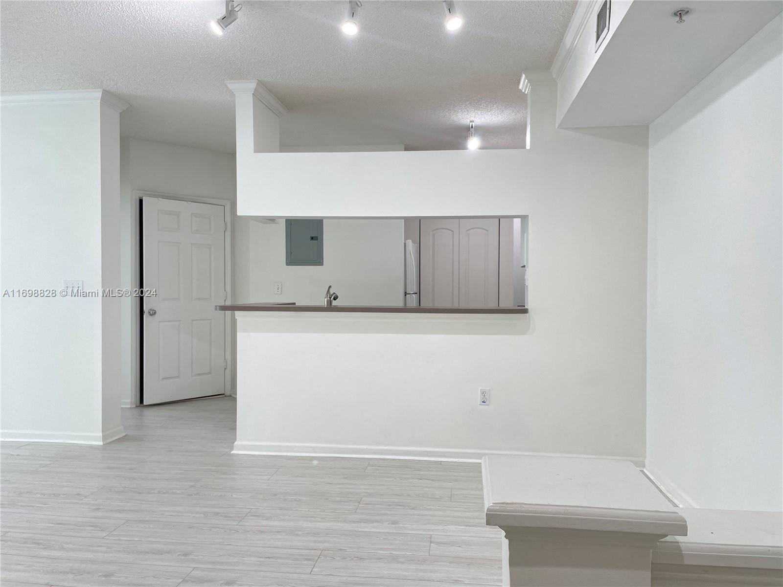 PORTO BELLAGIO CONDO - Residential