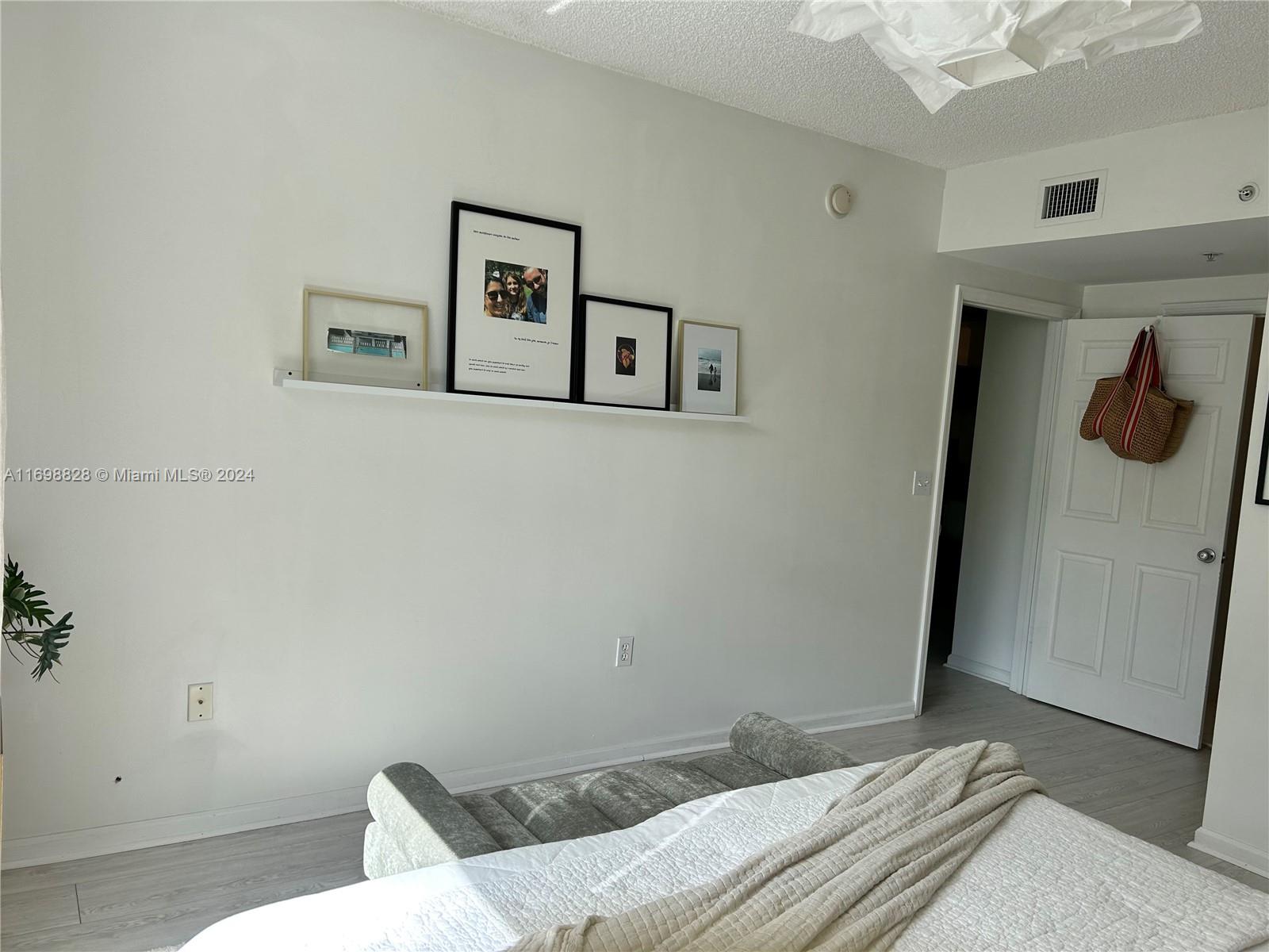 PORTO BELLAGIO CONDO - Residential
