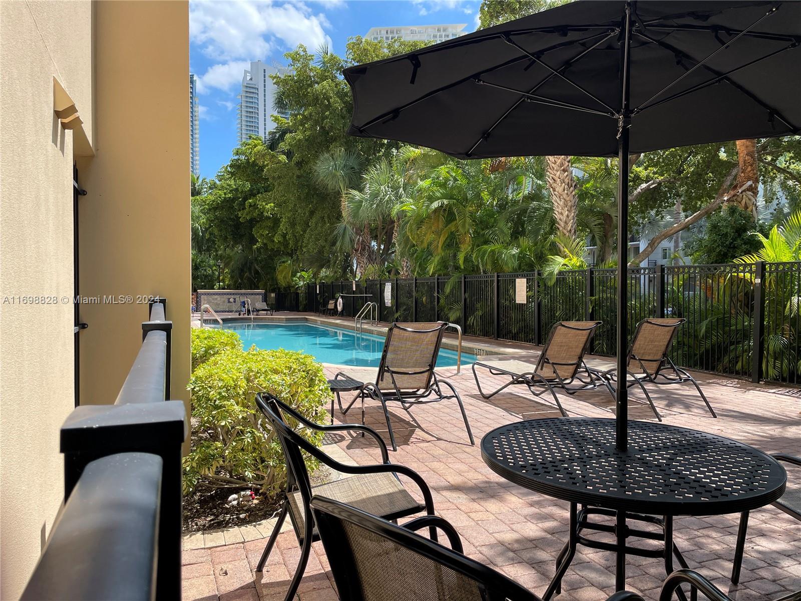 PORTO BELLAGIO CONDO - Residential