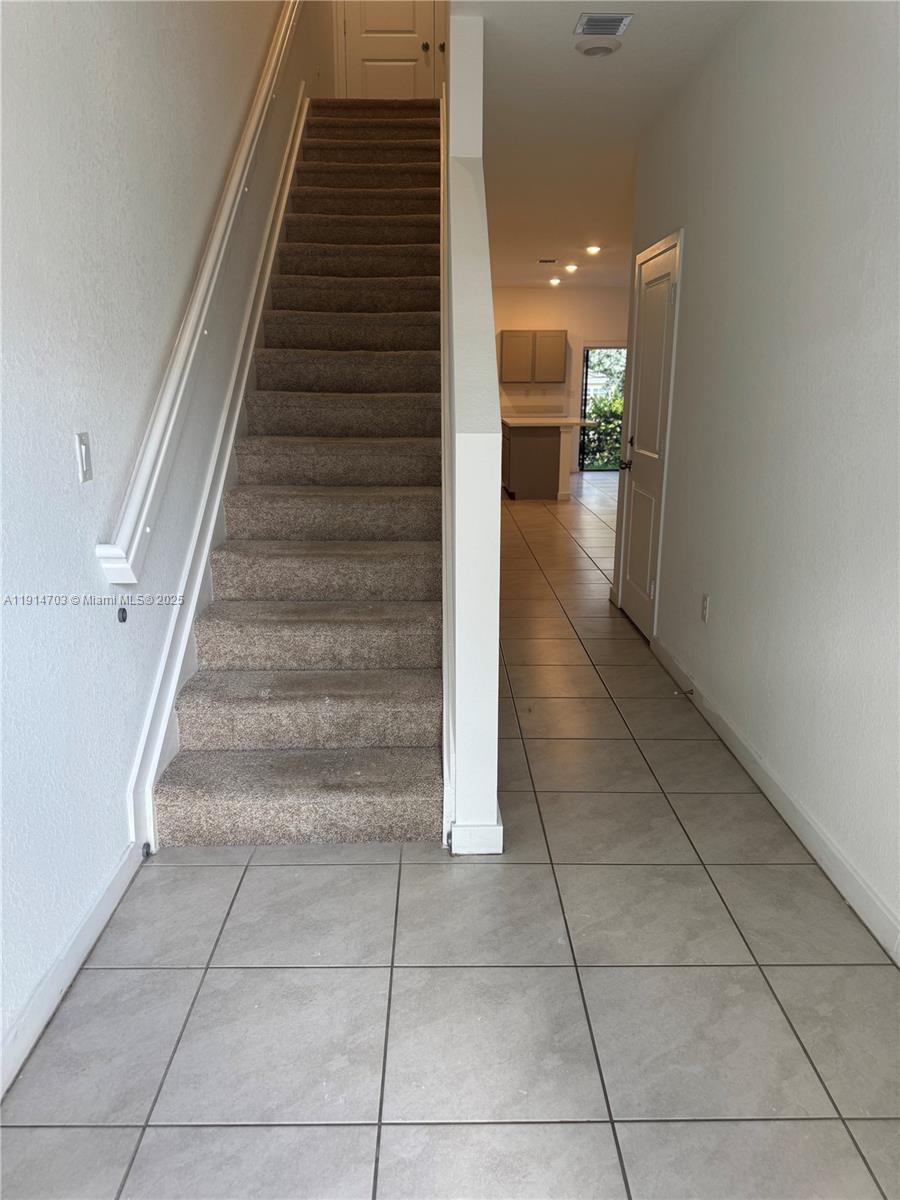 HIGHLAND OAKS - Residential Lease