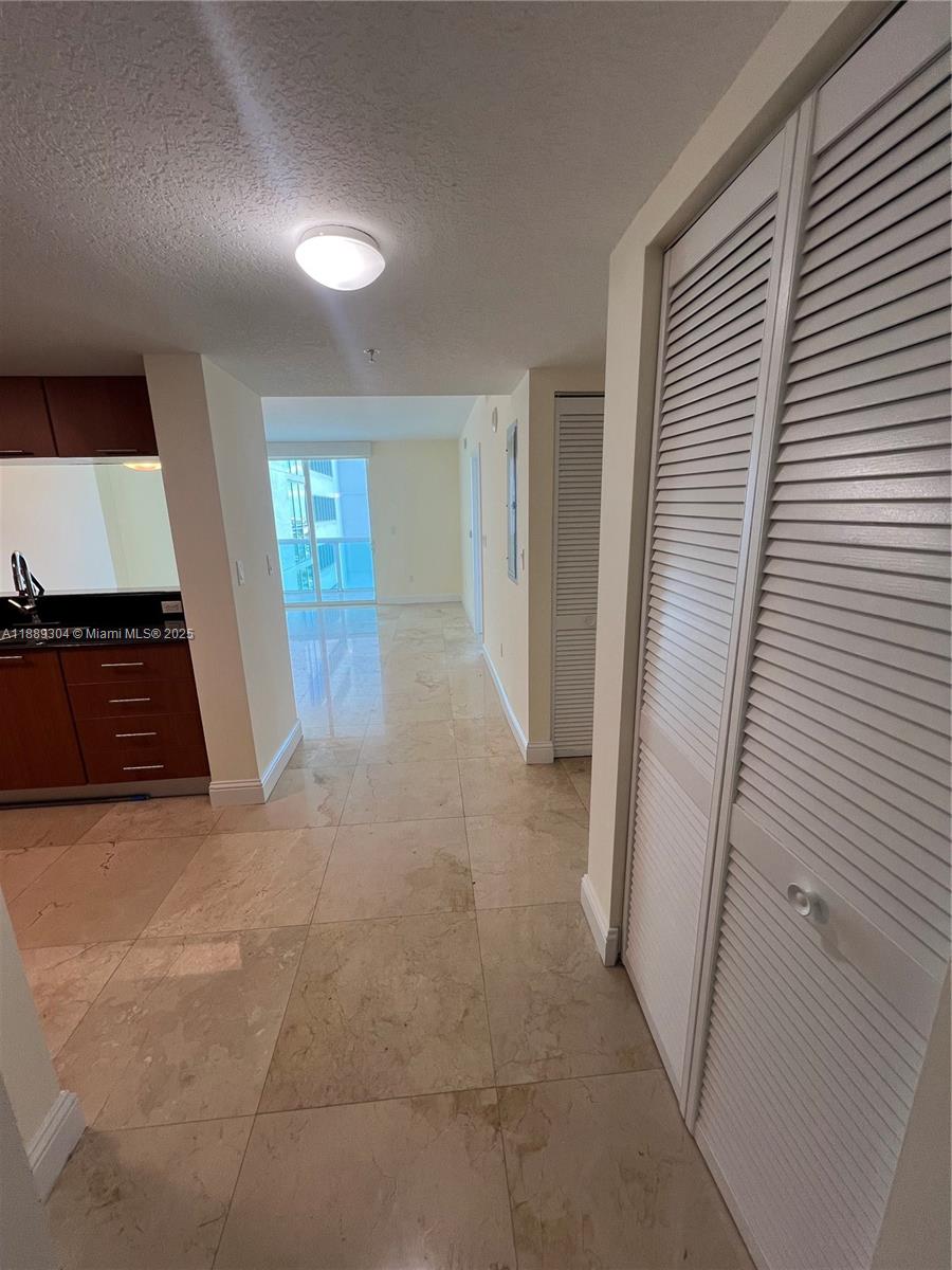 1800 N Bayshore Dr 2802