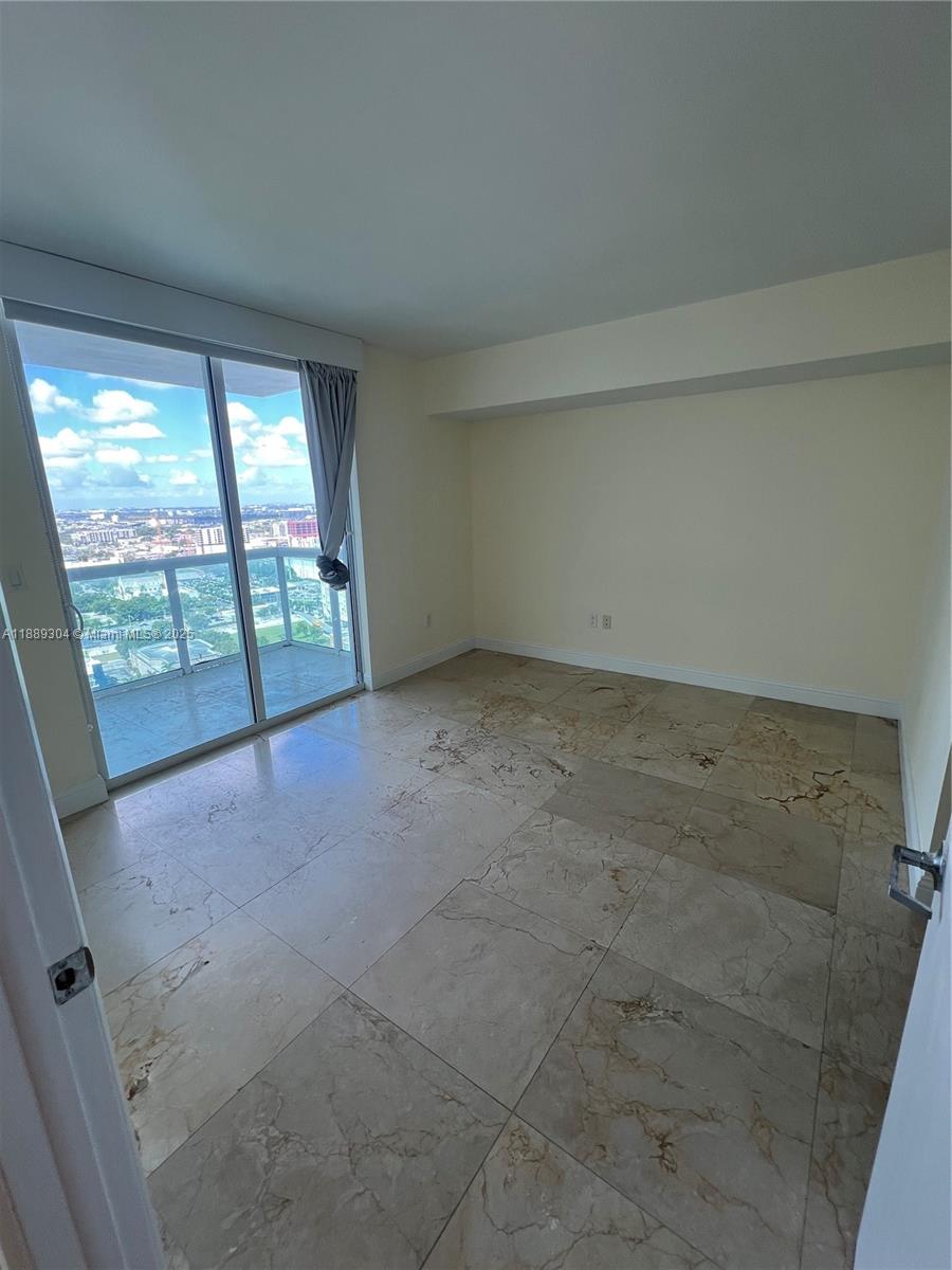 1800 CLUB CONDO - Residential Lease