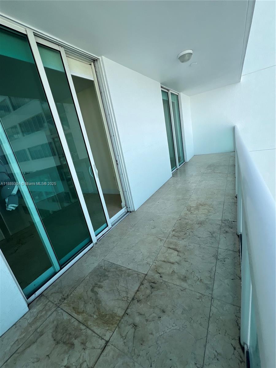 1800 CLUB CONDO - Residential Lease