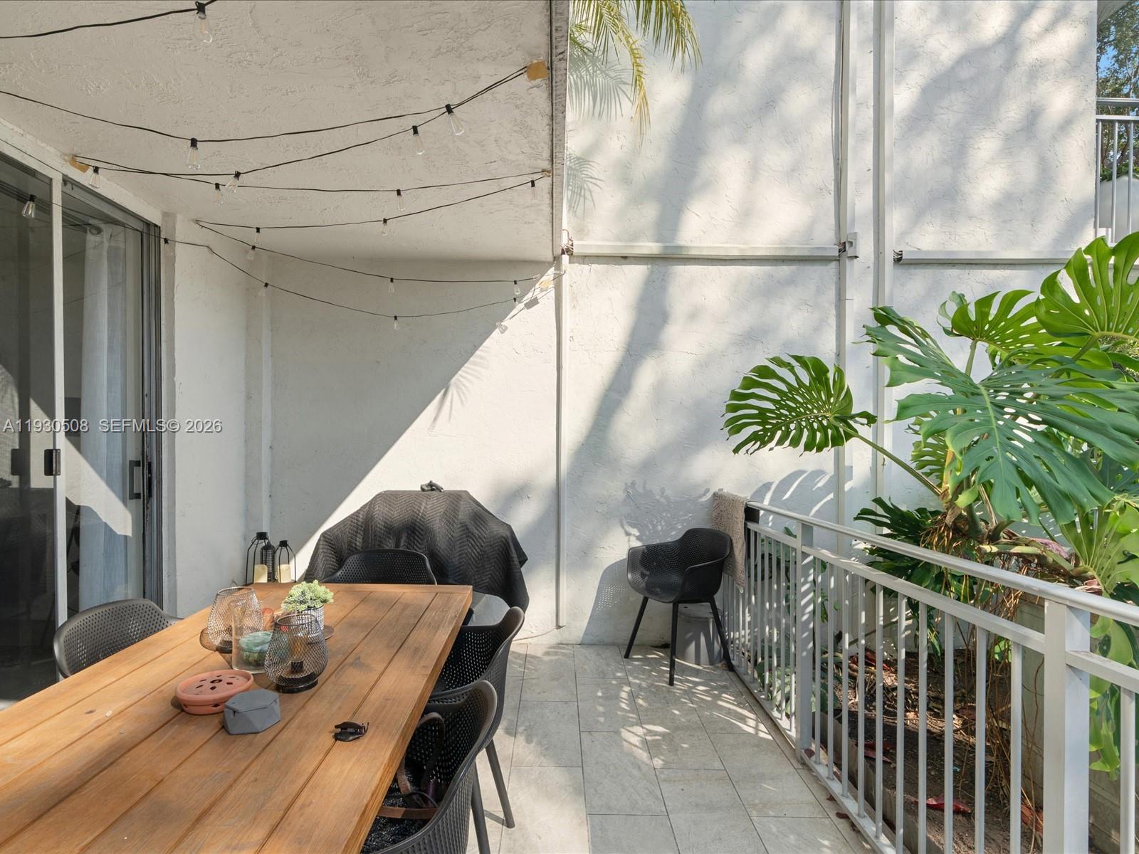 NIRVANA CONDO NO ONE COND - Residential