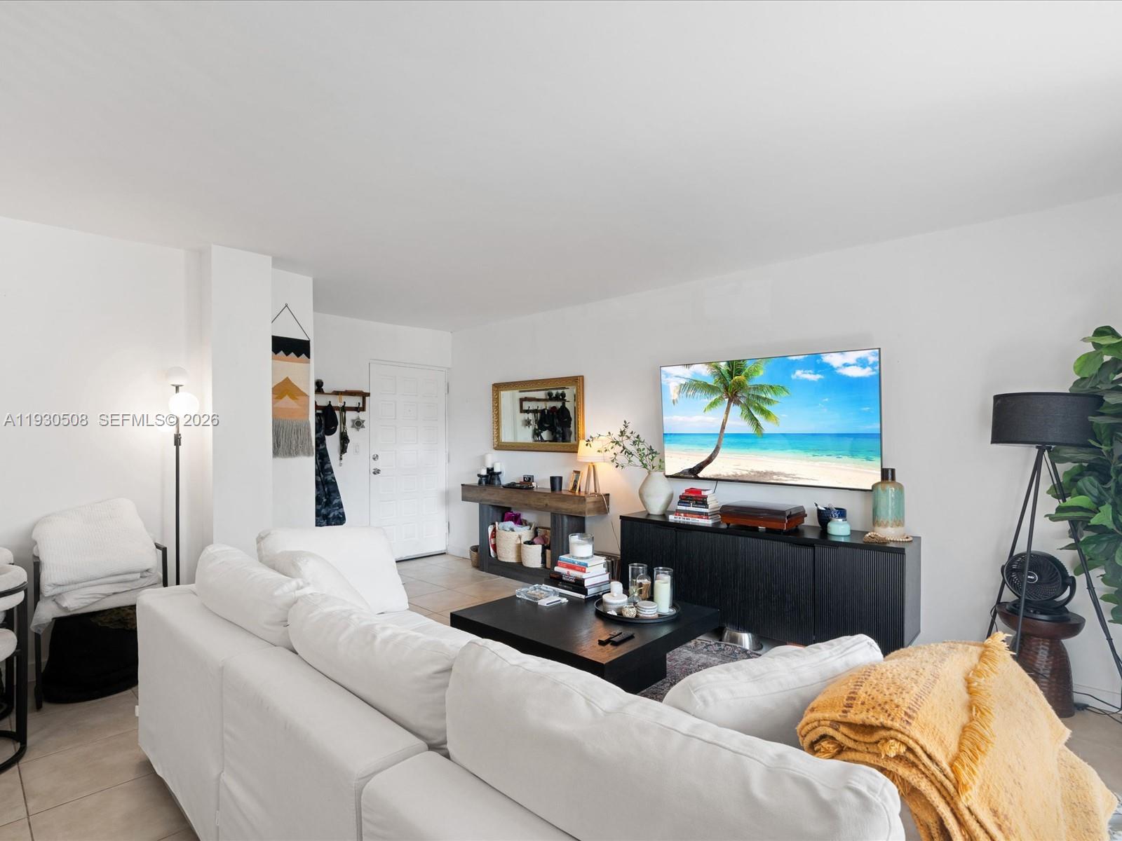 NIRVANA CONDO NO ONE COND - Residential