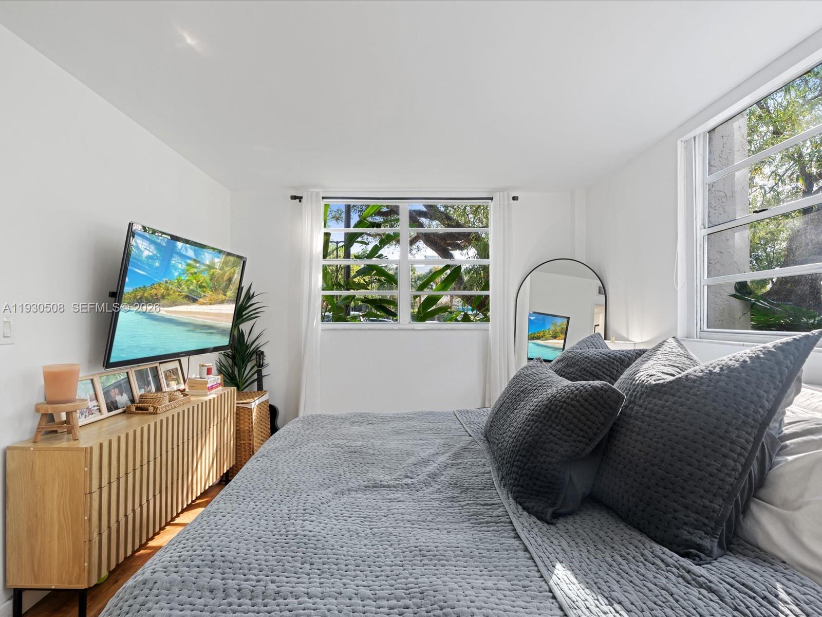 NIRVANA CONDO NO ONE COND - Residential