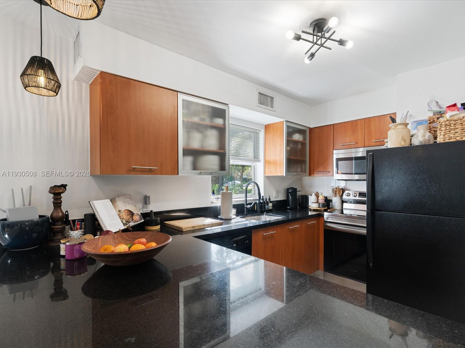 NIRVANA CONDO NO ONE COND - Residential