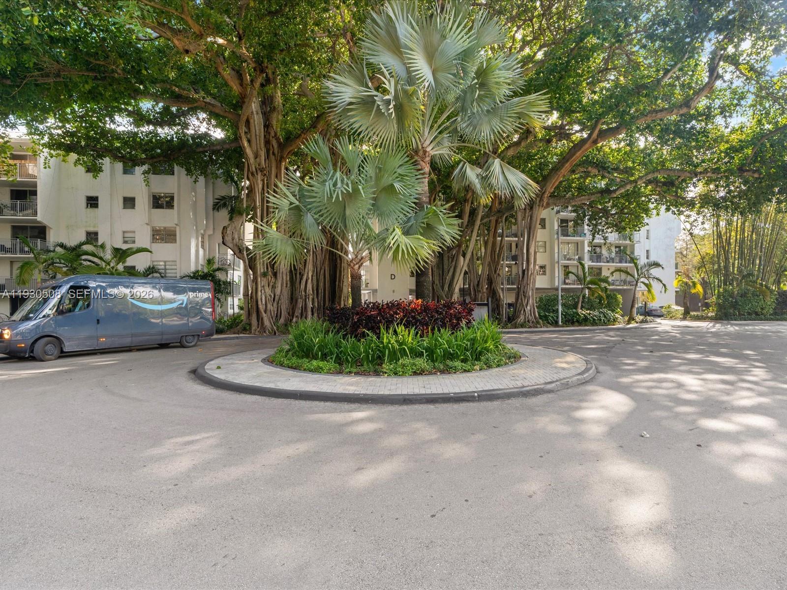 NIRVANA CONDO NO ONE COND - Residential