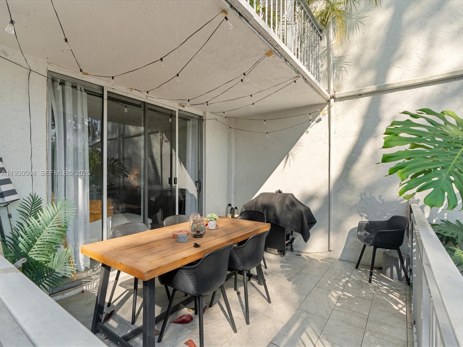 NIRVANA CONDO NO ONE COND - Residential