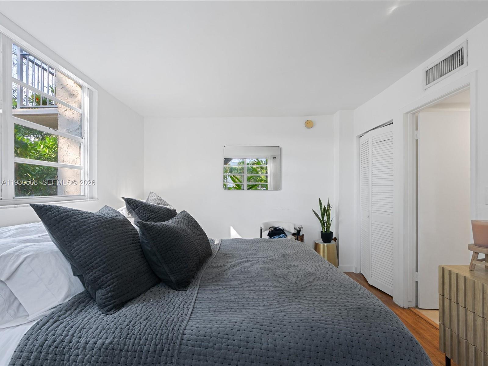 NIRVANA CONDO NO ONE COND - Residential