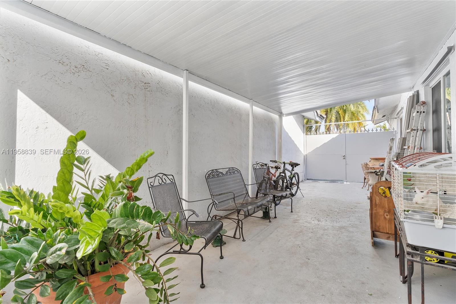 LAKES OF PALM SPRINGS - Residential