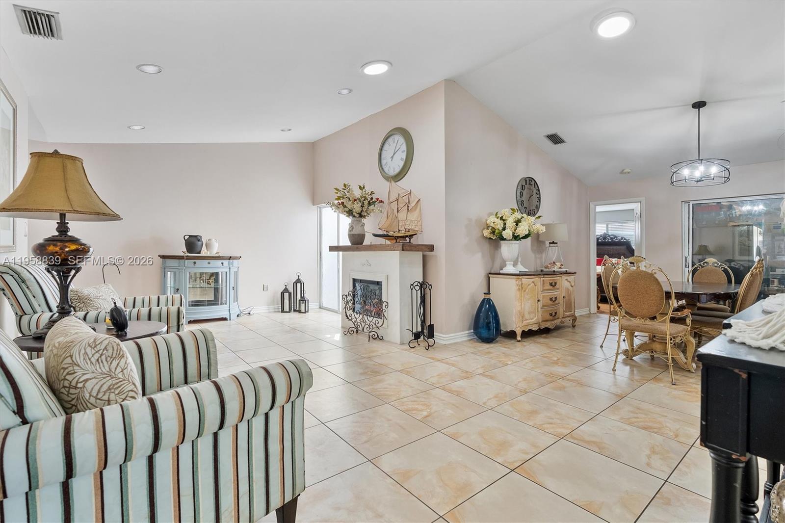 LAKES OF PALM SPRINGS - Residential