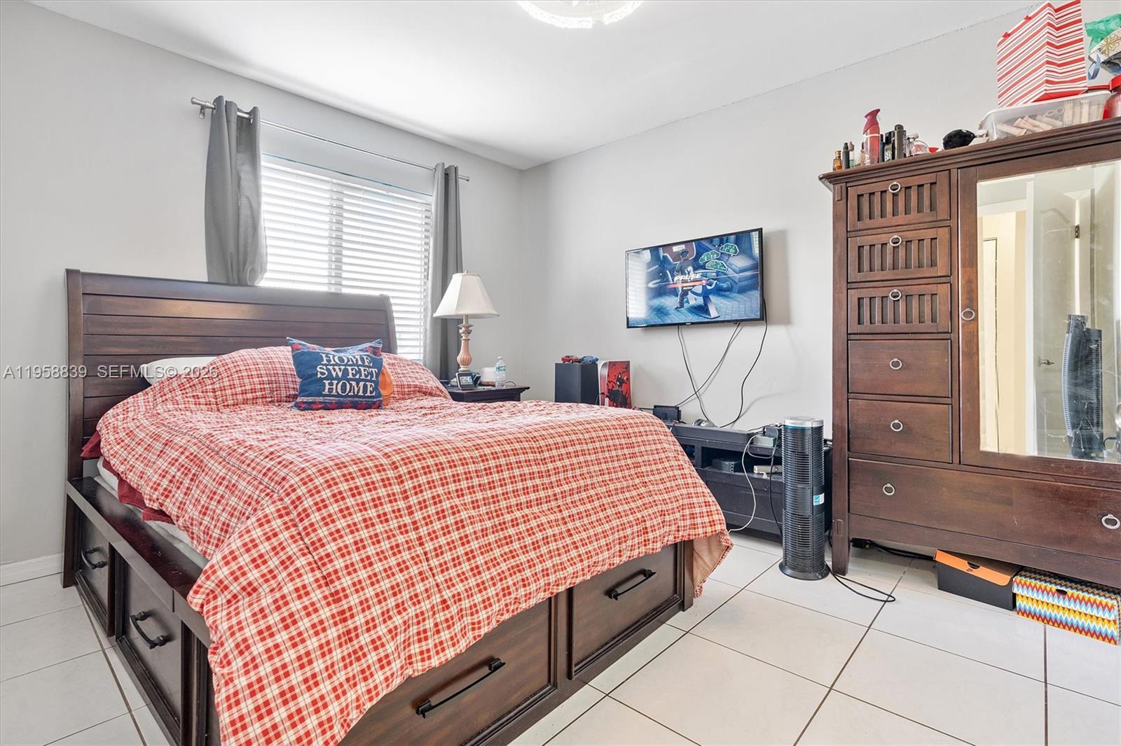 LAKES OF PALM SPRINGS - Residential