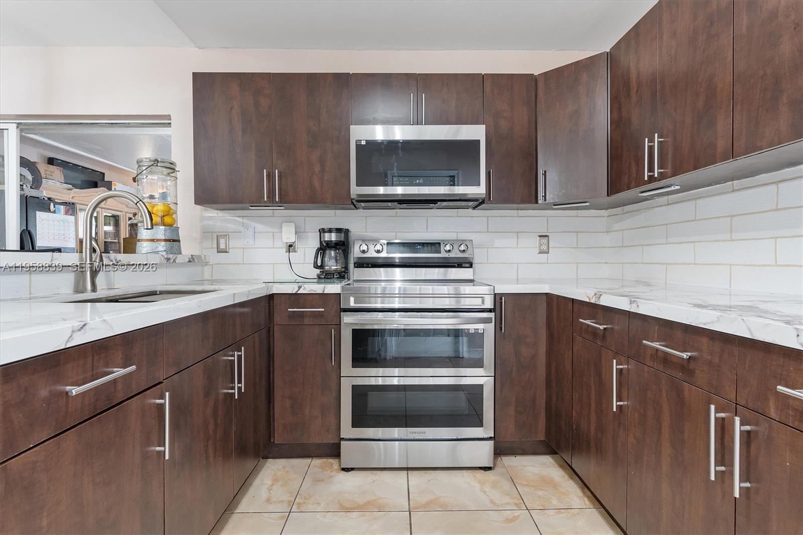 LAKES OF PALM SPRINGS - Residential