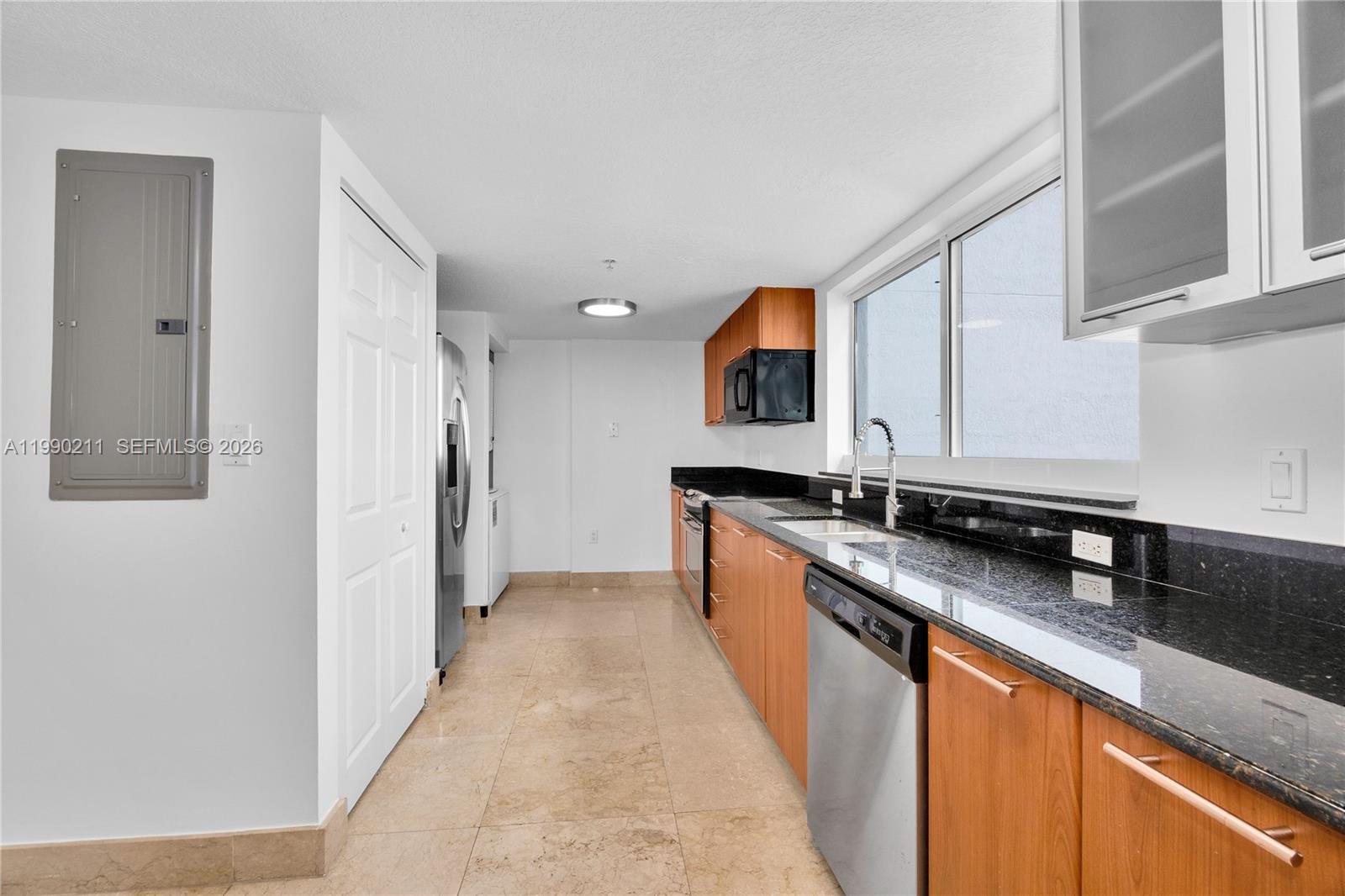 1800 CLUB CONDO - Residential