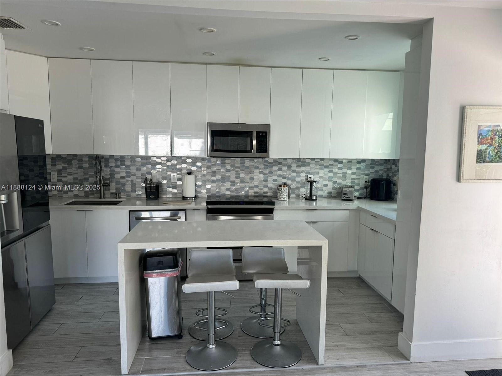 IRONS MANOR 2ND ADDN - Residential