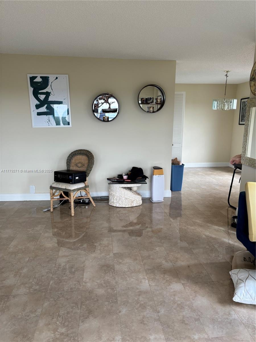 COUNTRY CLUB TOWER OF COR - Residential