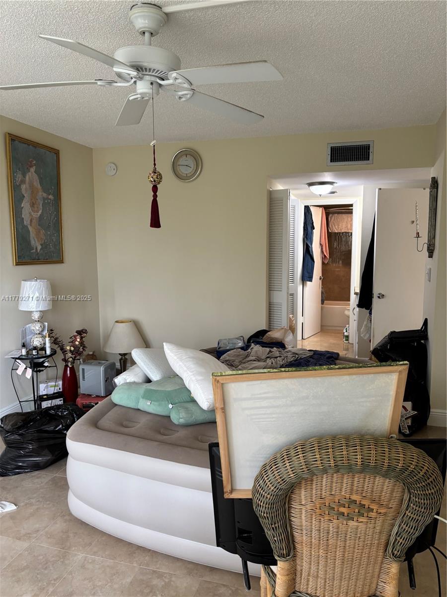 COUNTRY CLUB TOWER OF COR - Residential