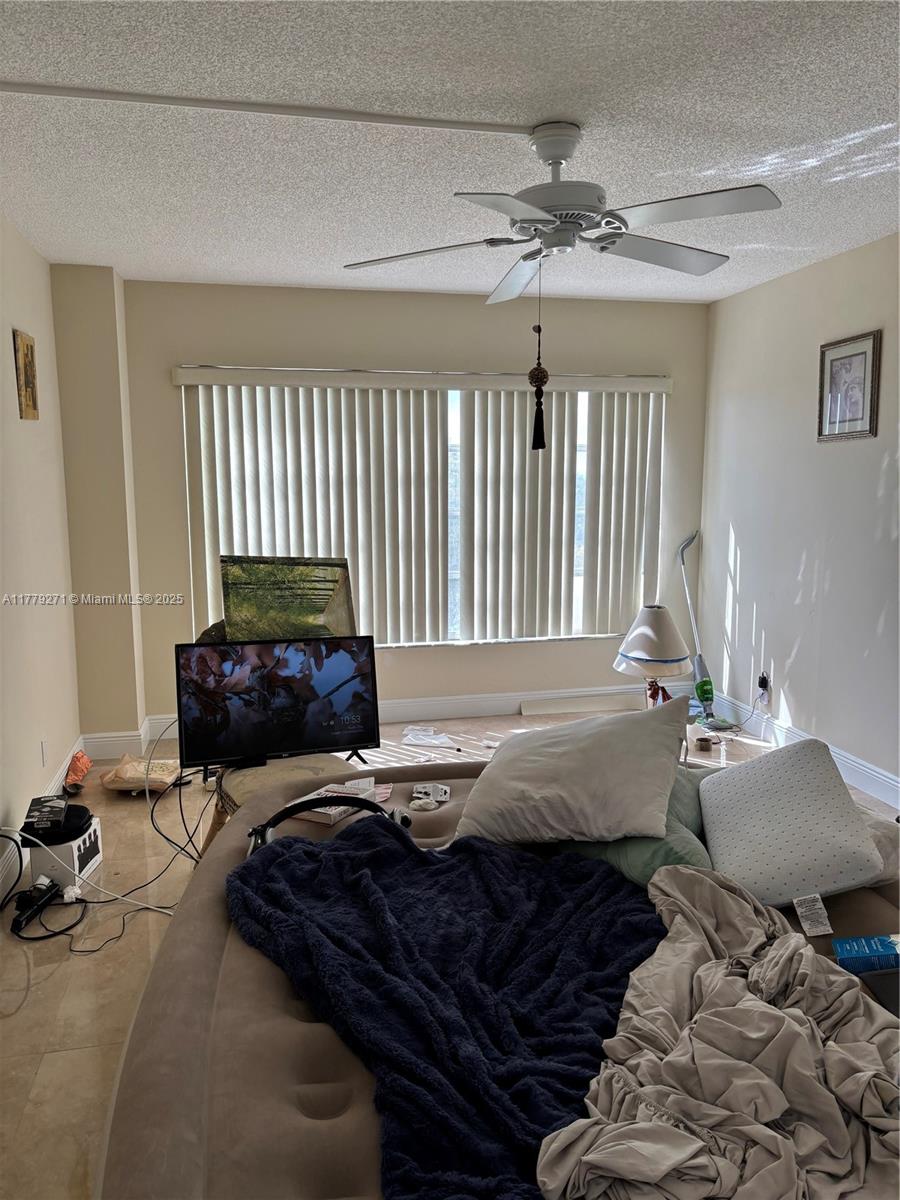 COUNTRY CLUB TOWER OF COR - Residential