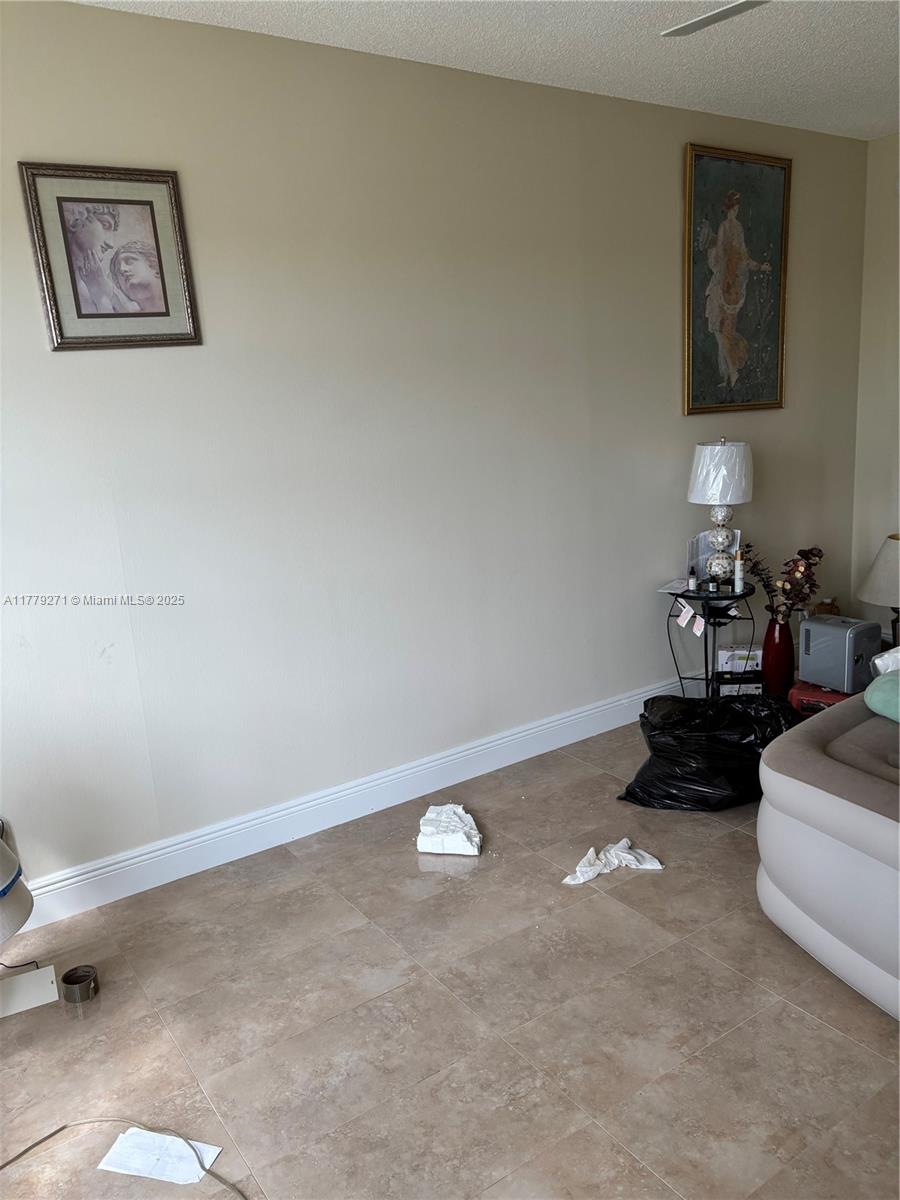 COUNTRY CLUB TOWER OF COR - Residential