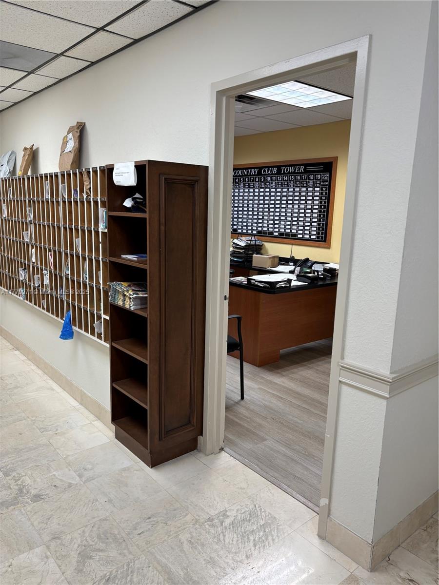 COUNTRY CLUB TOWER OF COR - Residential