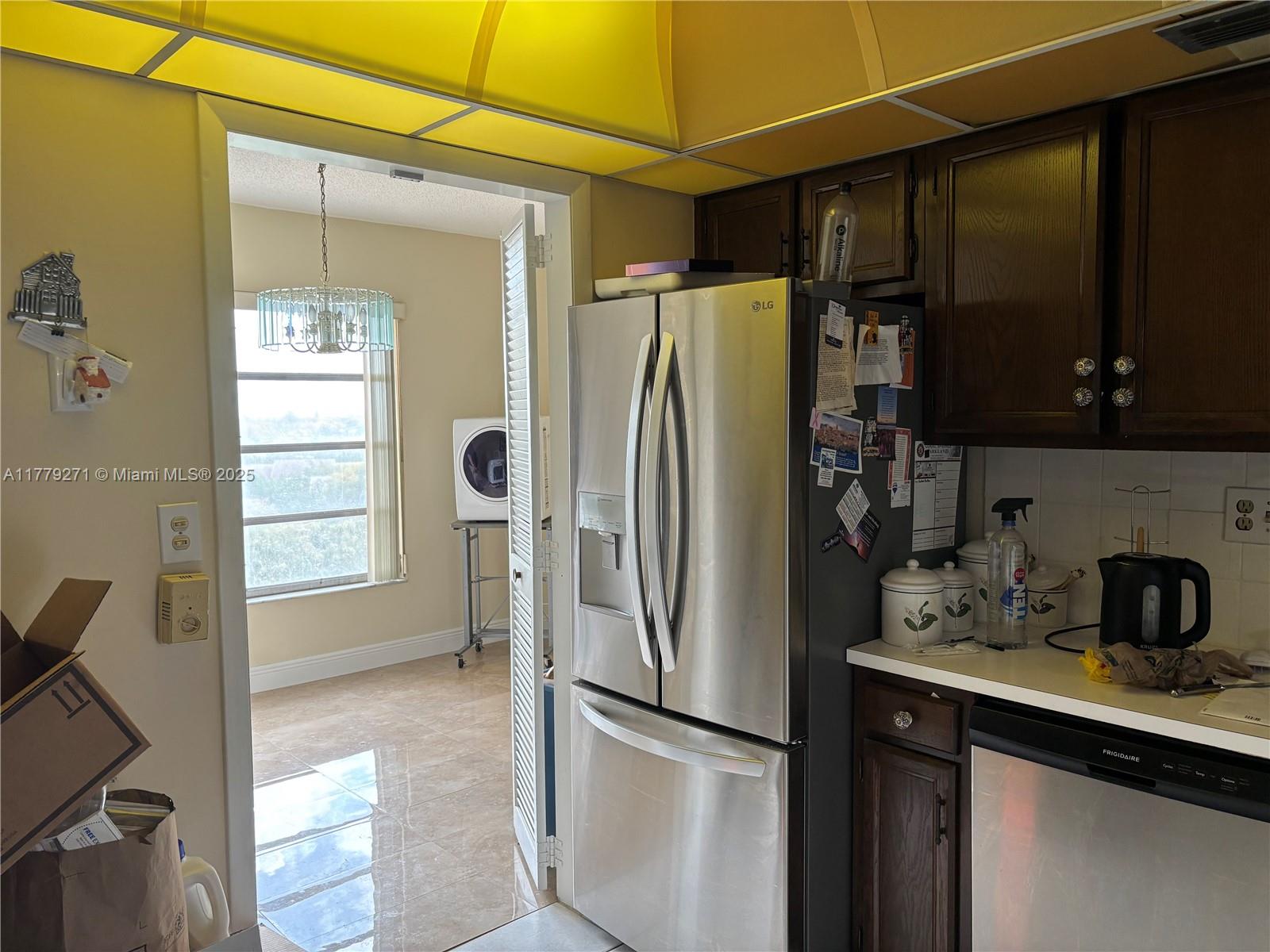 COUNTRY CLUB TOWER OF COR - Residential