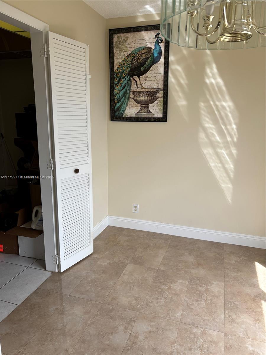 COUNTRY CLUB TOWER OF COR - Residential