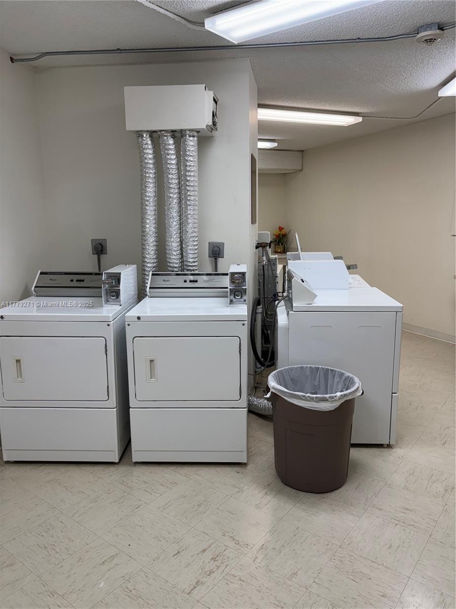 COUNTRY CLUB TOWER OF COR - Residential