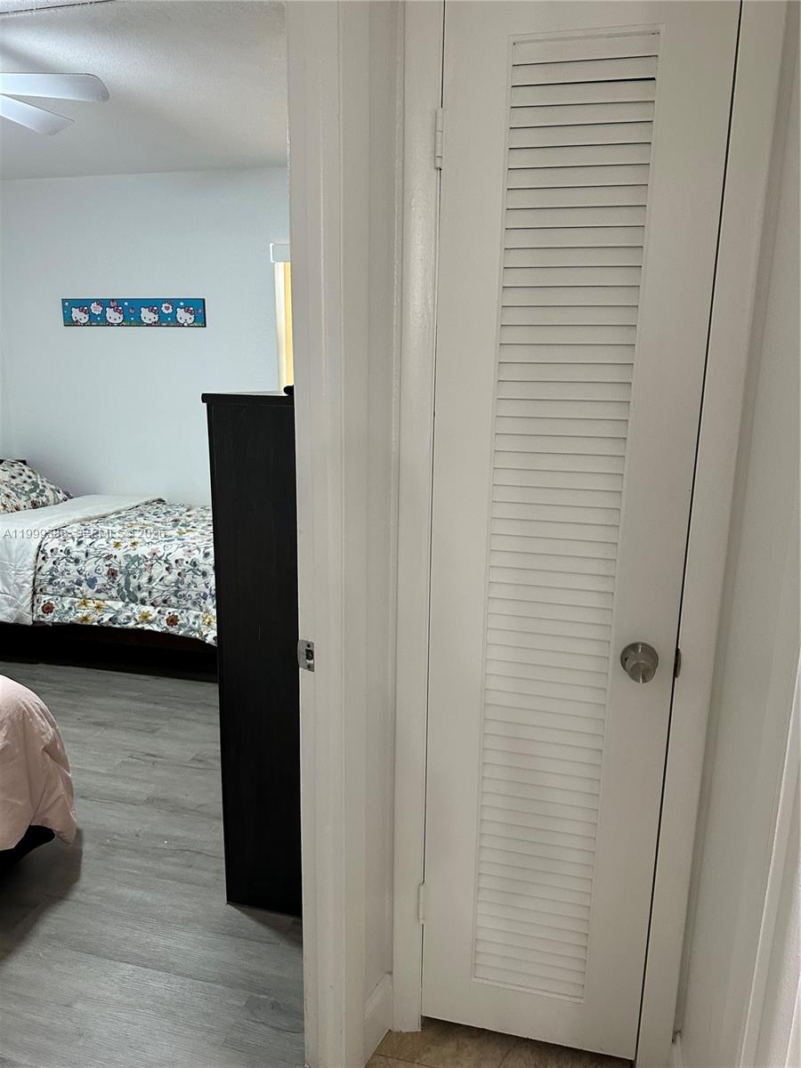 SUNRISE LAKES 32 CONDO - Residential