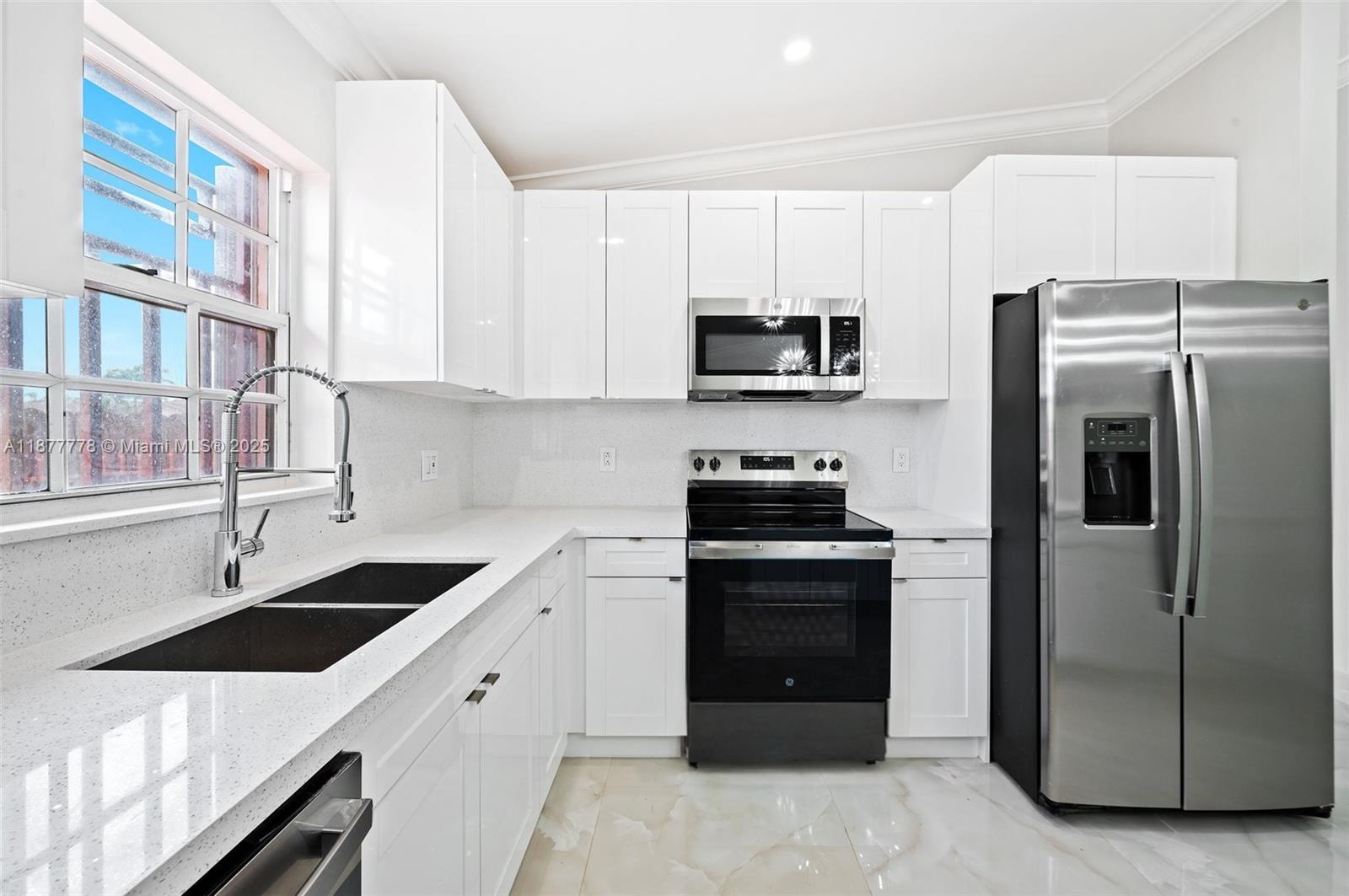 MELENA SUB - Residential