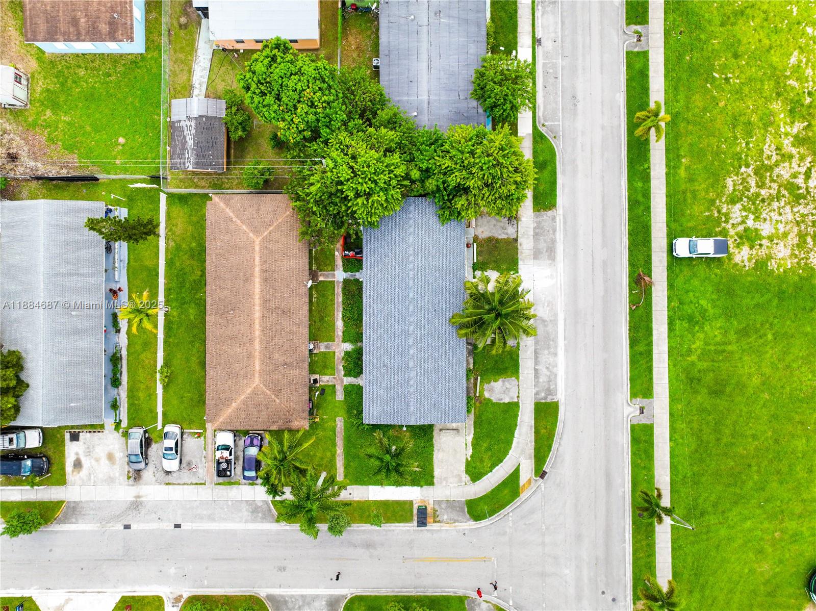 CORAL BAY MANOR - Residential Income