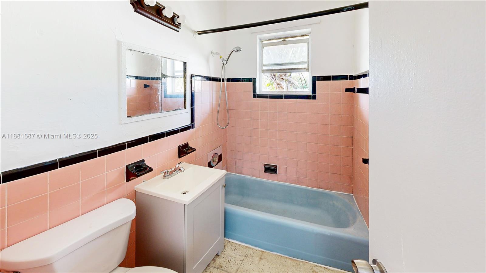 CORAL BAY MANOR - Residential Income