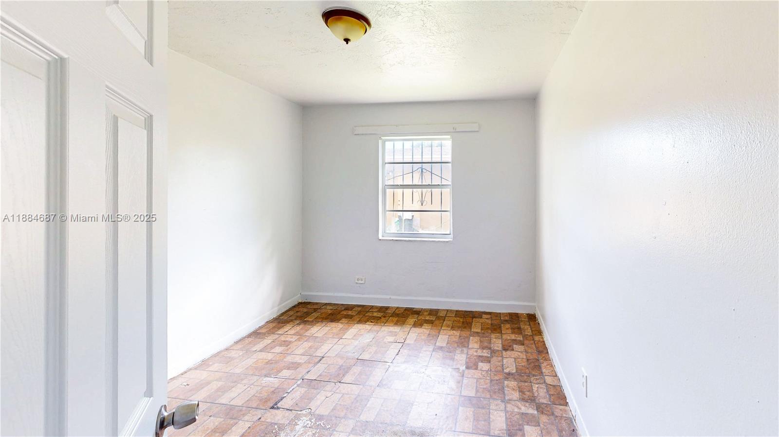 CORAL BAY MANOR - Residential Income