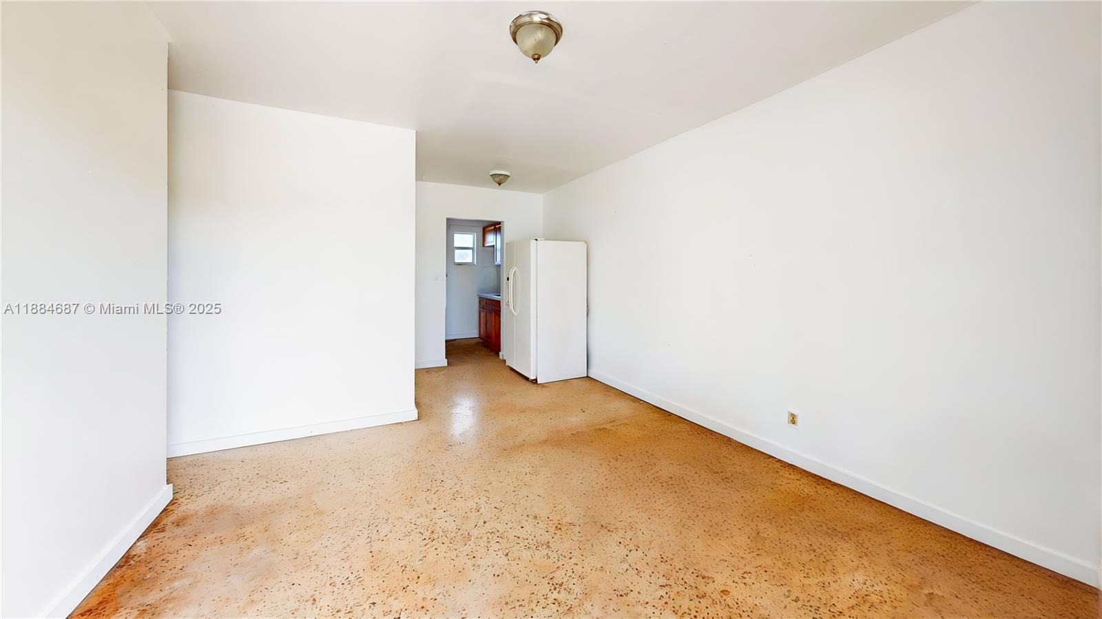 CORAL BAY MANOR - Residential Income