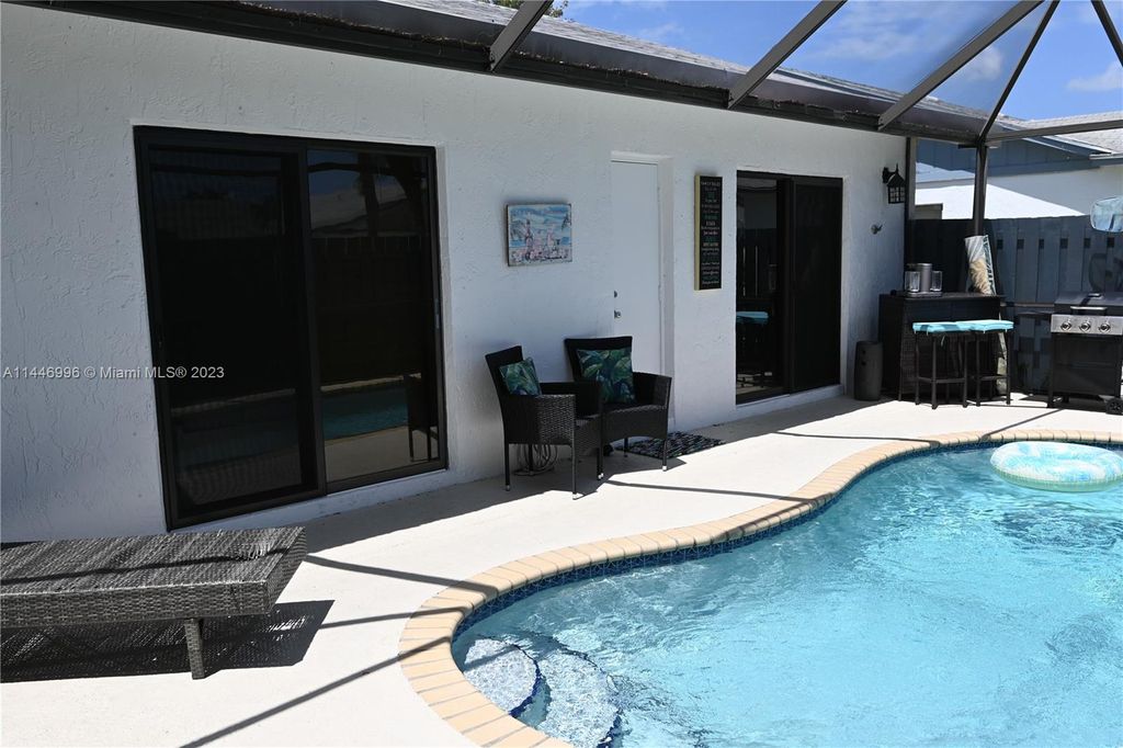 Photo of 1804 Timberlane Cir #18D, Green Acres, FL 33463 (MLS # A11446996)