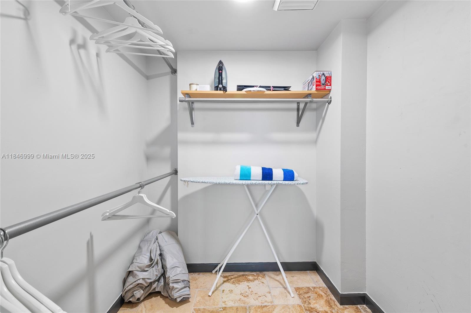 WATERBURY CONDO - Residential Lease