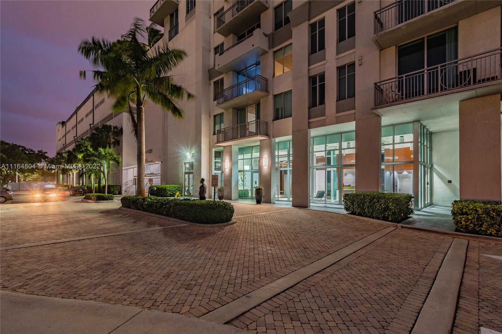 EDGE CONDO - Residential