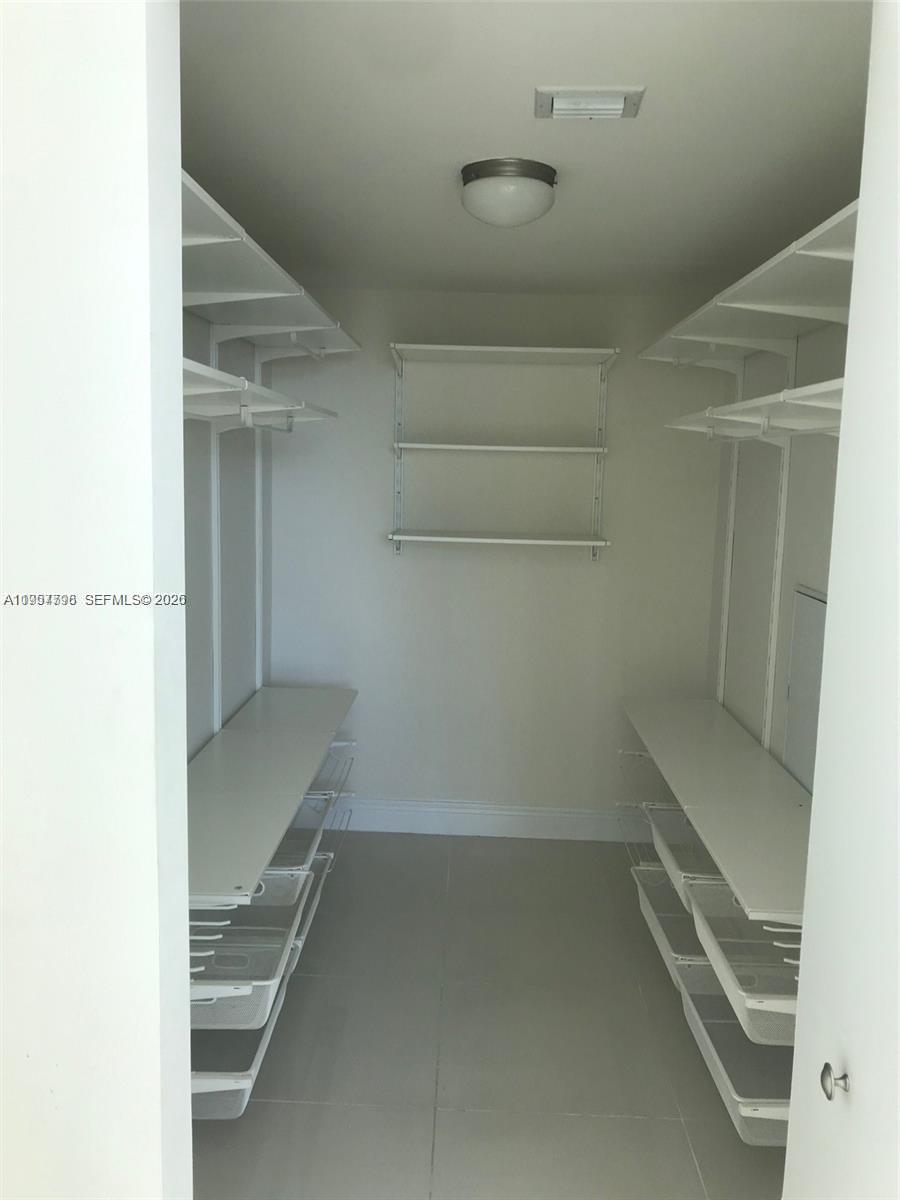 TERRAZAS RIVERPARK VILLAG - Residential Lease