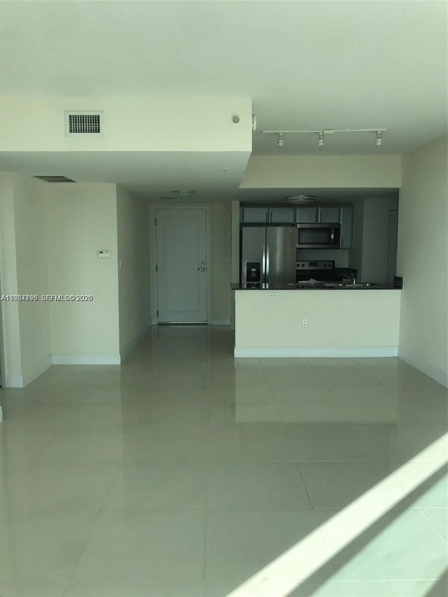 TERRAZAS RIVERPARK VILLAG - Residential Lease