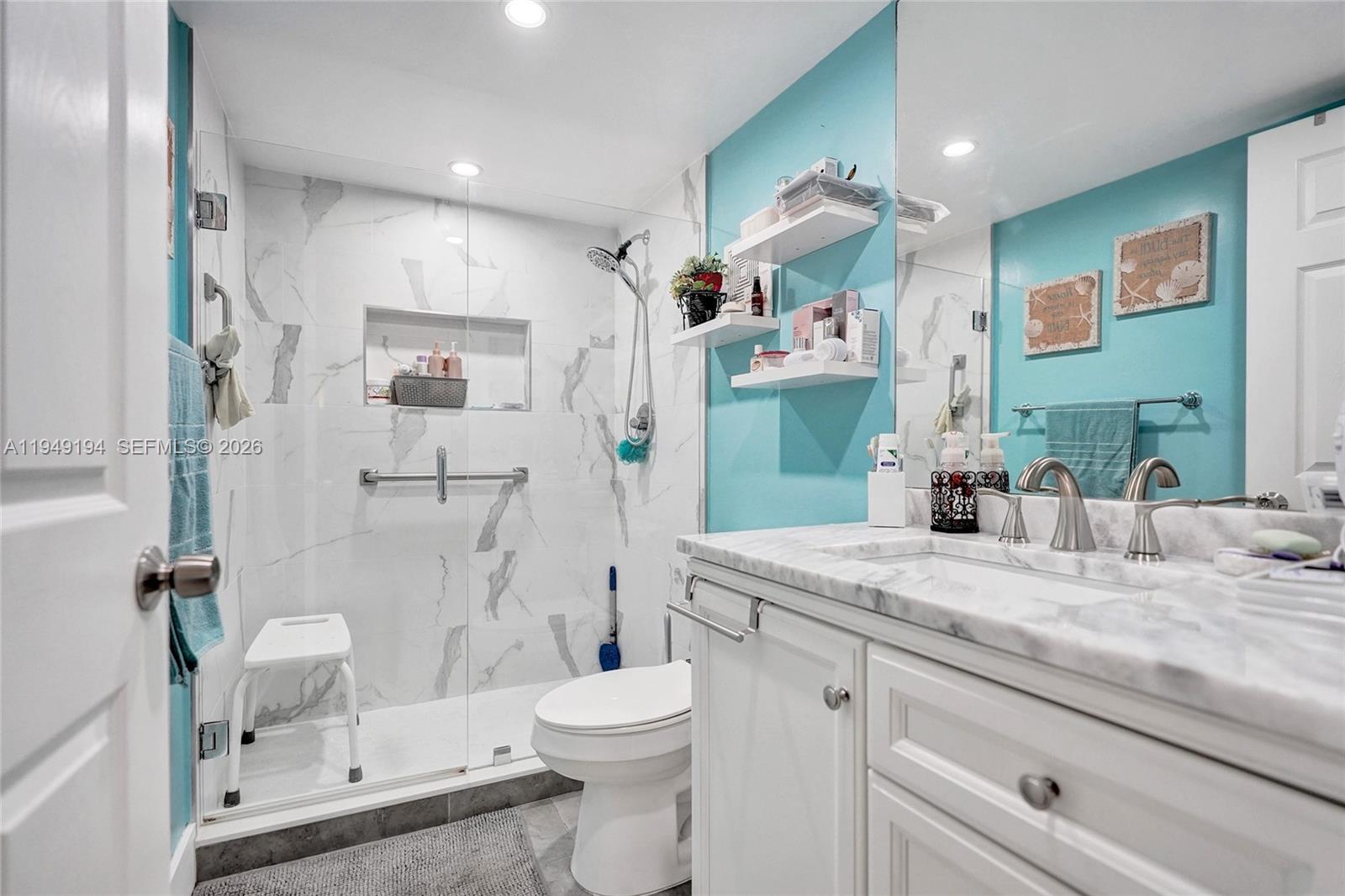 ASHLAND G CONDO - Residential