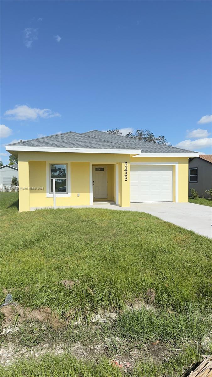 3433 Jeffcott St, Fort Myers, Lee County, Florida - 4 Bedrooms  
2 Bathrooms - 