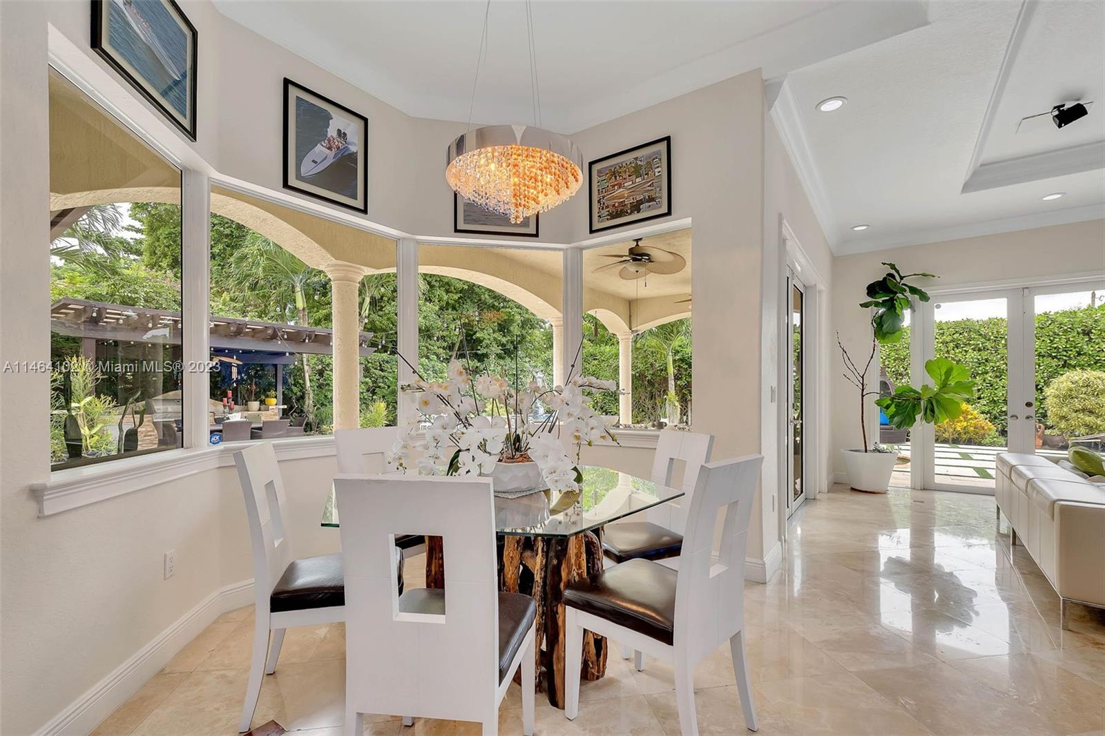 Pinecrest Oaks - Residential