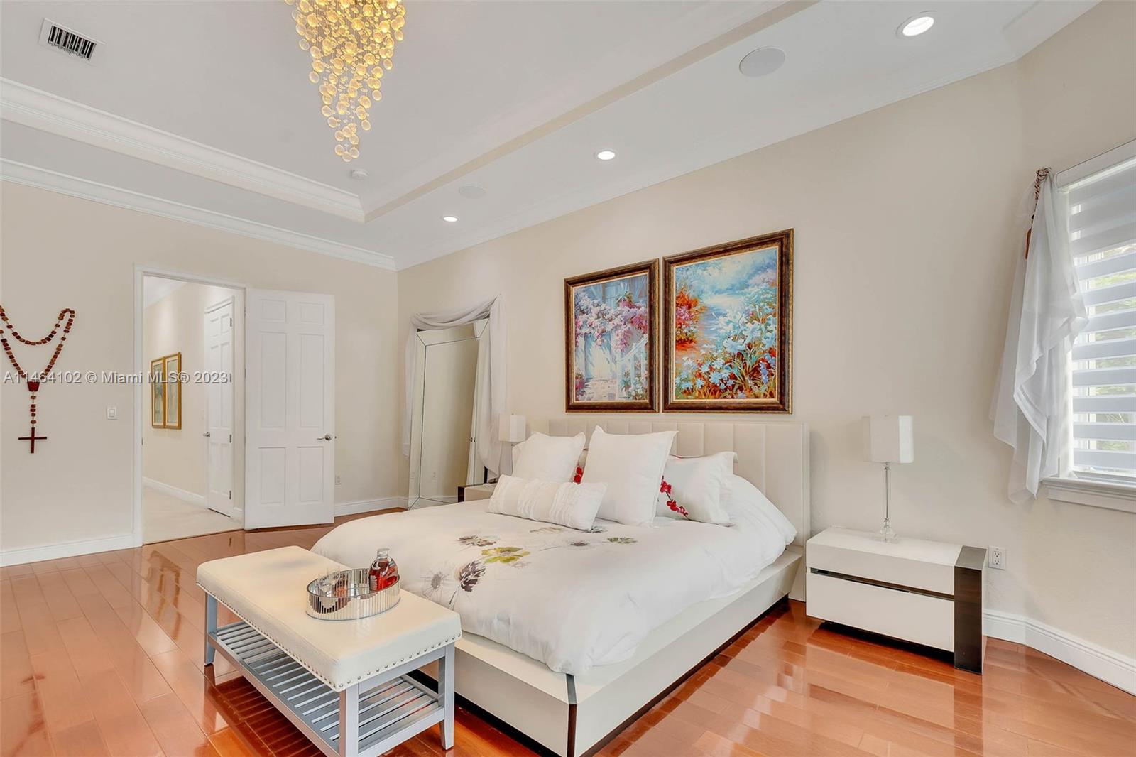 Pinecrest Oaks - Residential