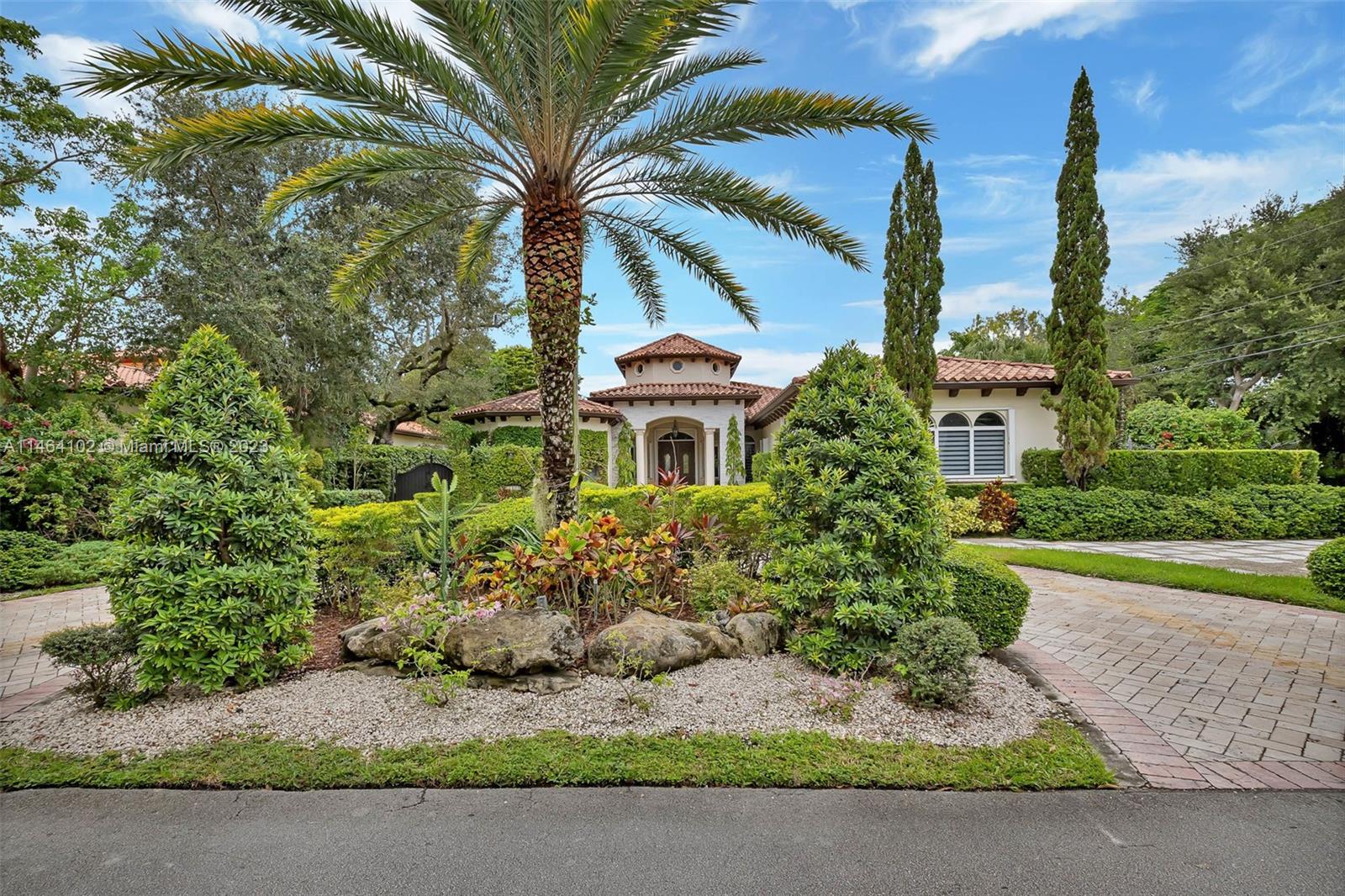 Pinecrest Oaks - Residential