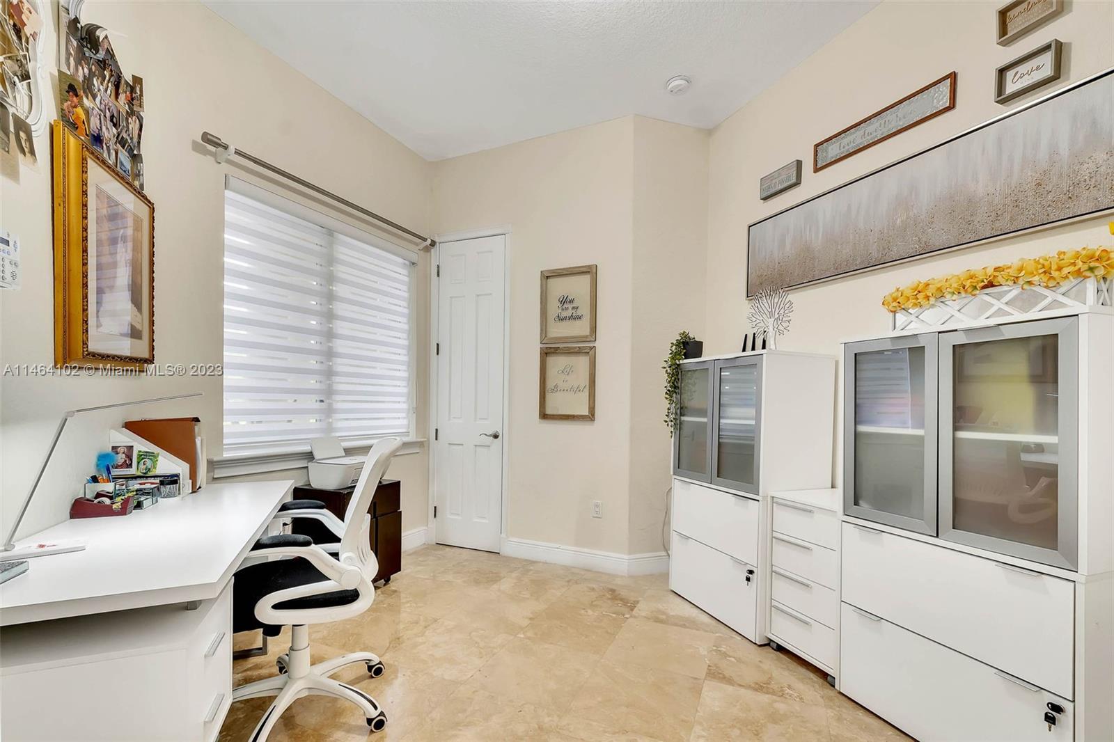 Pinecrest Oaks - Residential