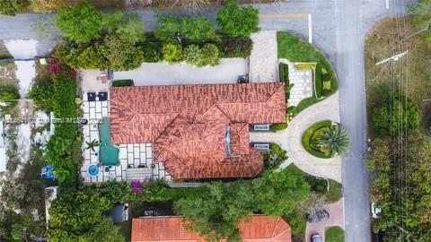 Pinecrest Oaks - Residential