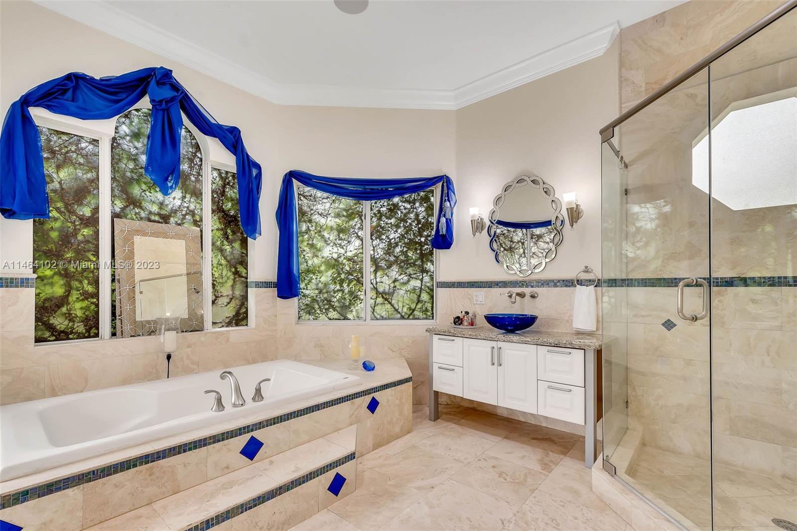 Pinecrest Oaks - Residential