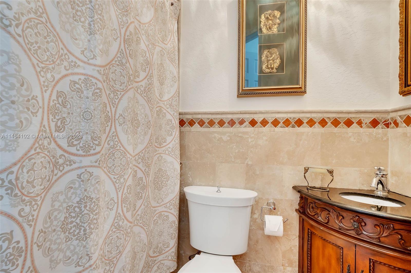 Pinecrest Oaks - Residential