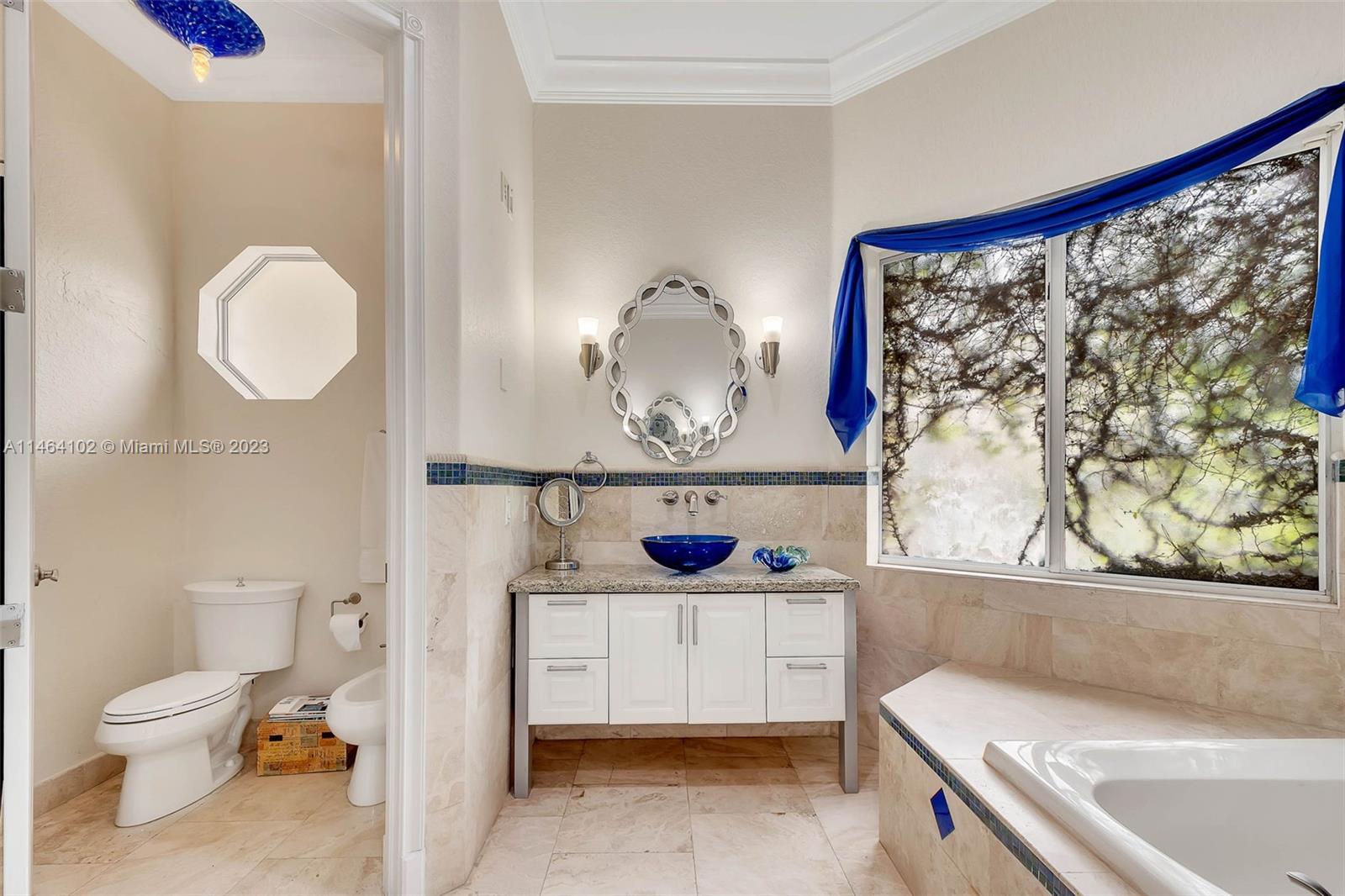 Pinecrest Oaks - Residential